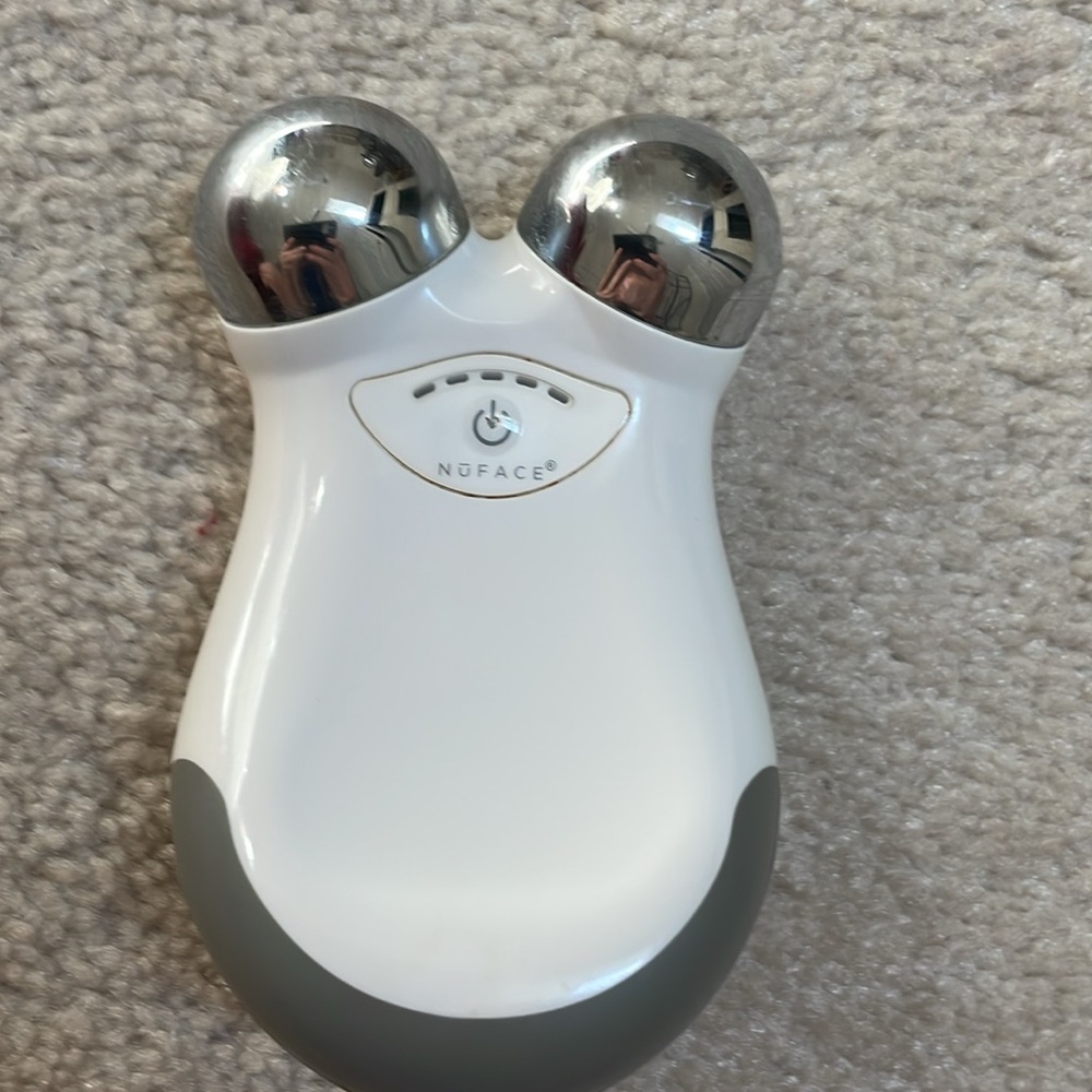 Nuface Mini Microcurrent Device - image 3